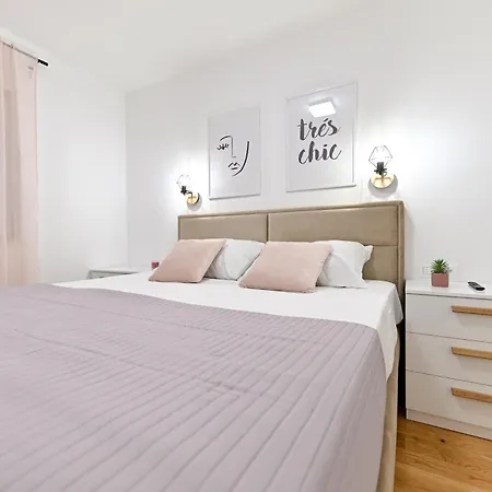 Lo-lo Apartamento Zadar