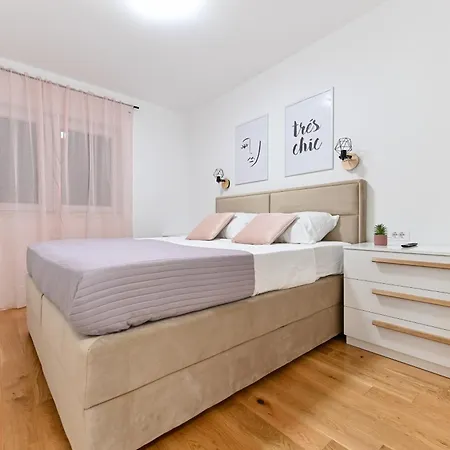 Lo-lo Appartement *